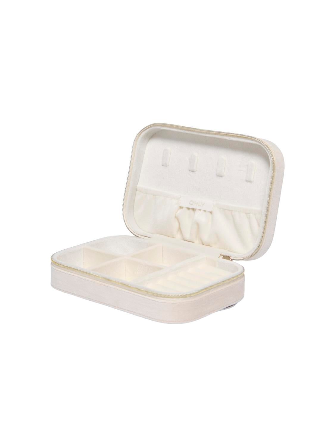 pack_shot-front